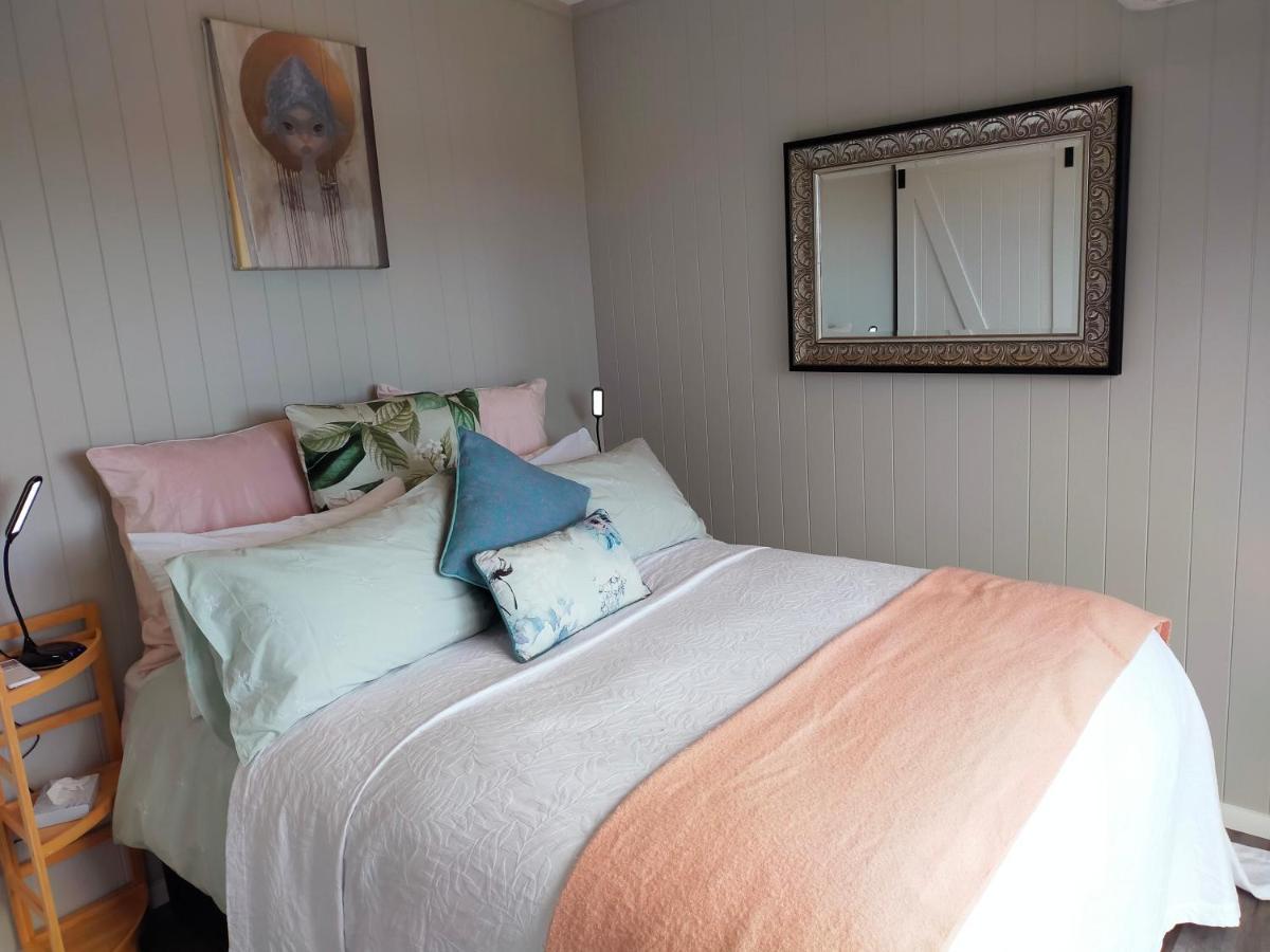 Secluded, Private Rural Retreat Mins From Warkworth -"Avondale" Minihouse Exterior foto